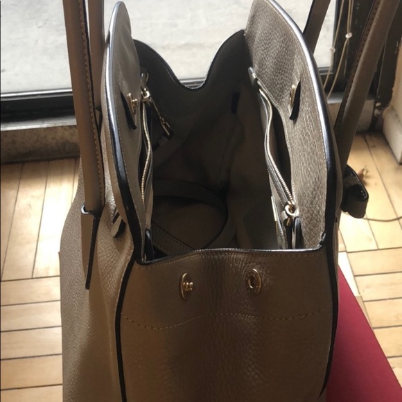 Authentic Prada Vitello Daino Frame bag - Picture 5 of 9